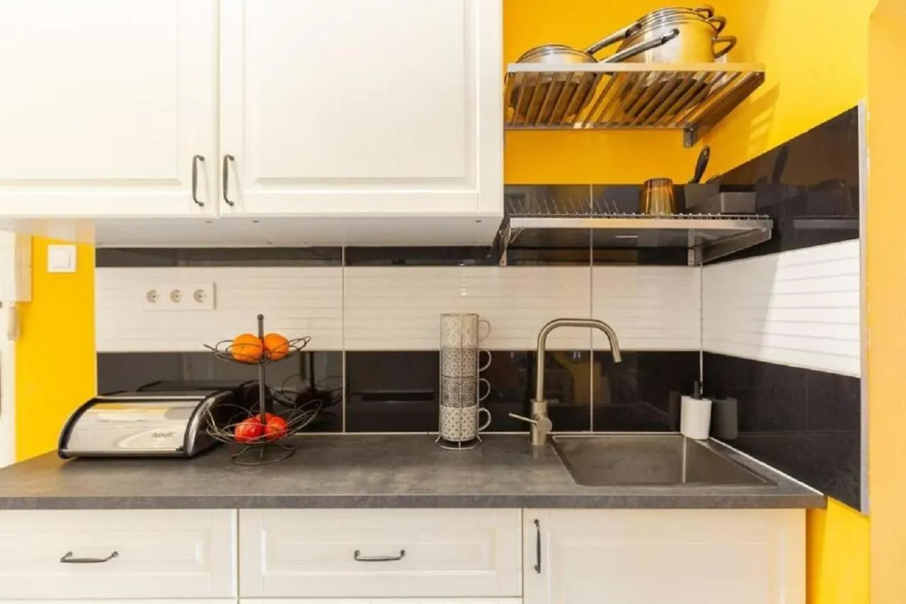 Balzac Apartment By Westend Mall With Balcony, Ac Будапешт 0*,  Венгрия