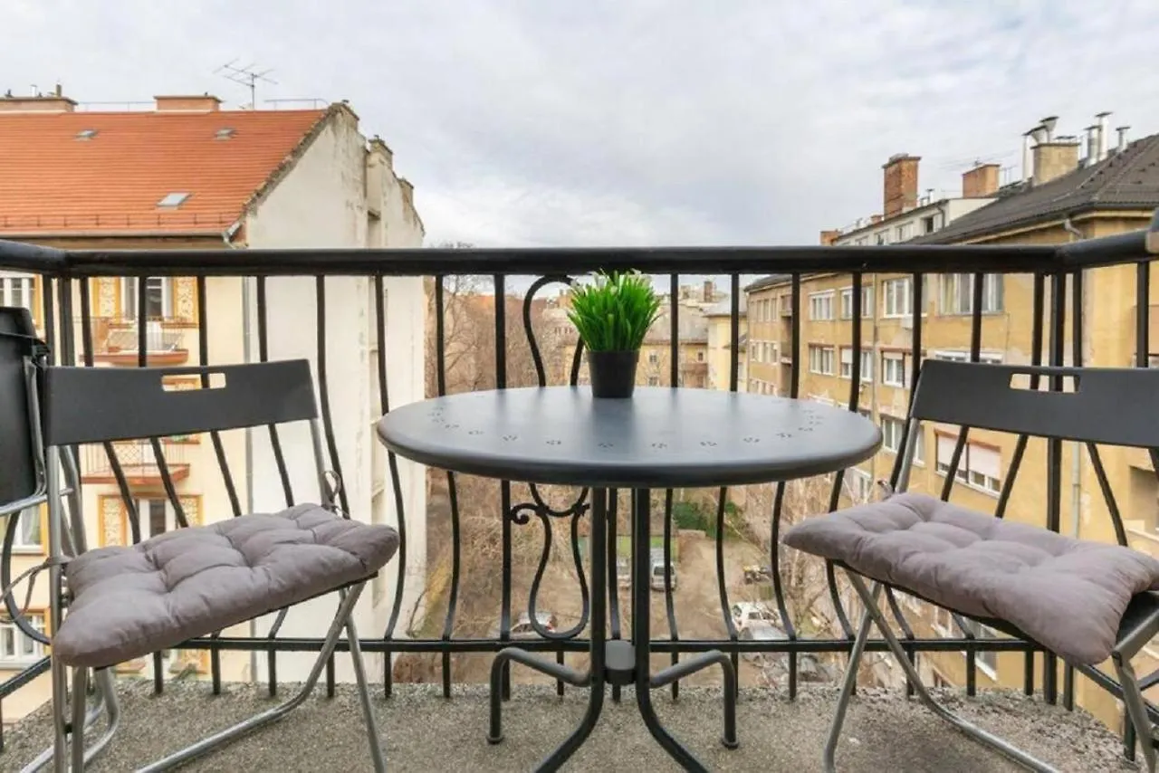 Balzac Apartment By Westend Mall With Balcony, Ac Будапешт