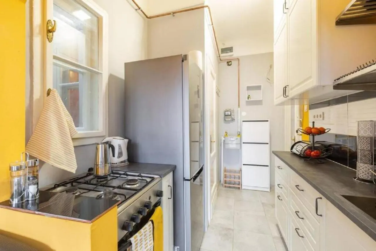 Balzac Apartment By Westend Mall With Balcony, Ac Будапешт 0*,