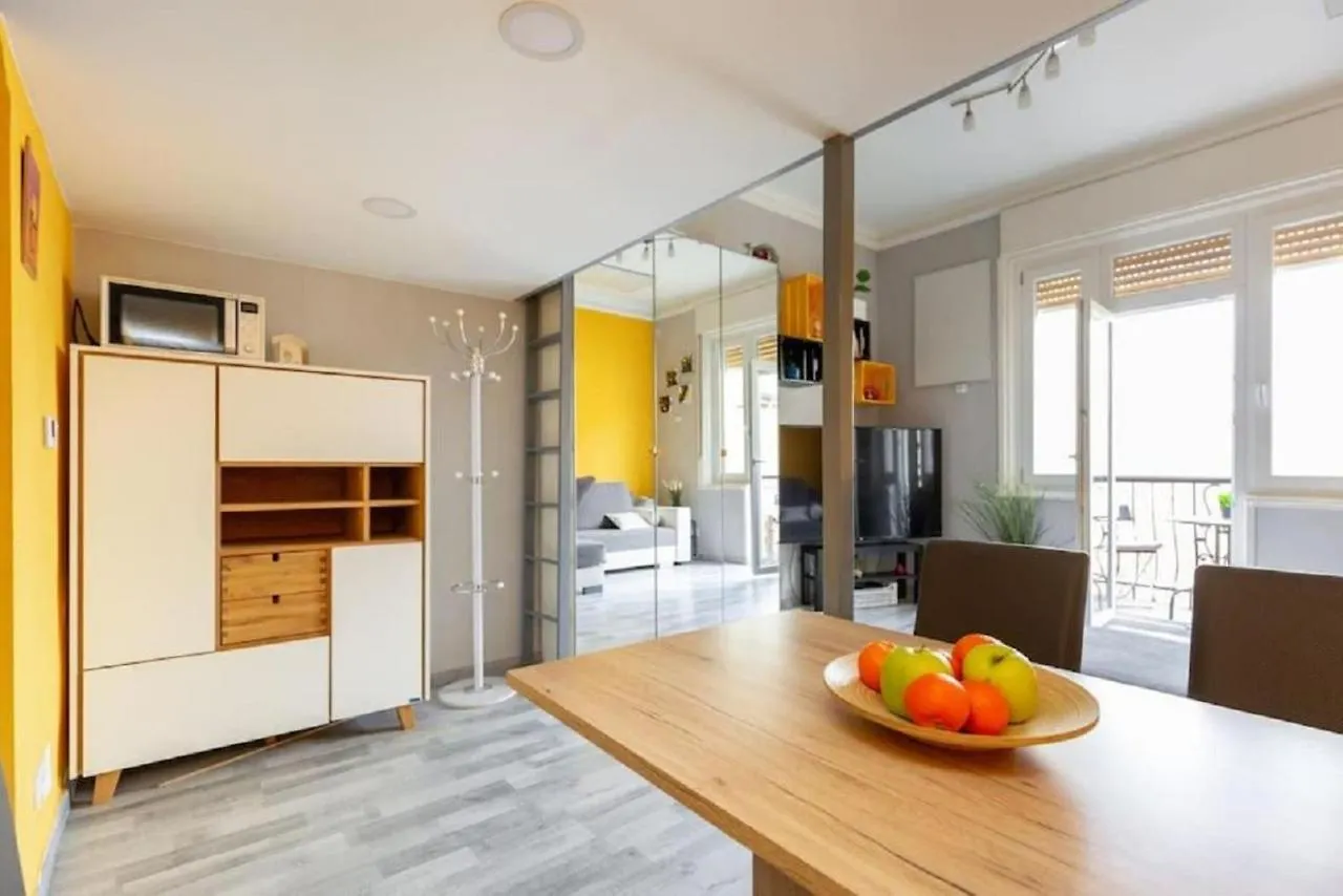 Balzac Apartment By Westend Mall With Balcony, Ac Будапешт 0*,  Венгрия