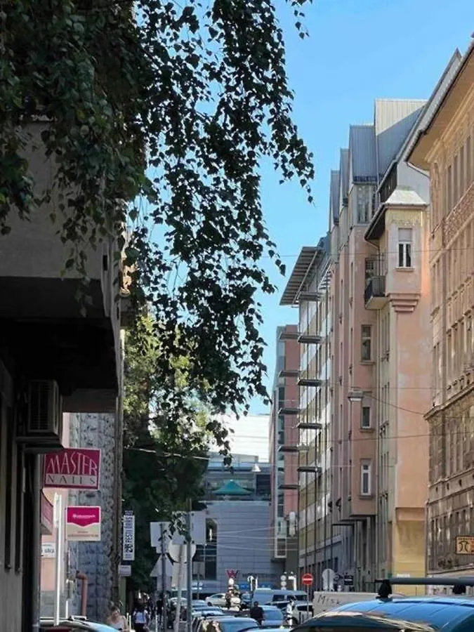 Balzac Apartment By Westend Mall With Balcony, Ac Будапешт